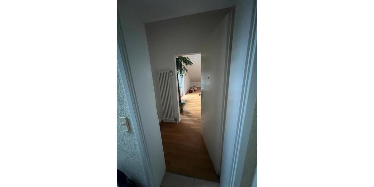 Dachgeschoßwohnung Baden-Baden Baden - 2.5 Zimmer, 70 m&sup2;, 1.300&euro; | Angebot:25760610