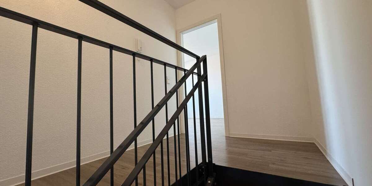 Modernes Reihenendhaus mit Wohn- und Gewerbeanteil + Garten, Garage & 3 Stellplätzen in Rheinstetten - Wohn- & Geschäftshaus Rheinstetten | Angebot:20367494