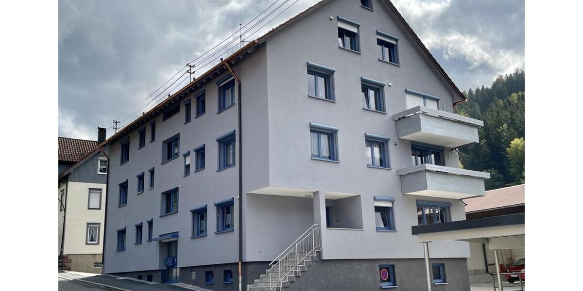 Hochparterre Höfen an der Enz - 5.5 Zimmer, 165 m&sup2;, 375.000&euro; | Angebot:24409933