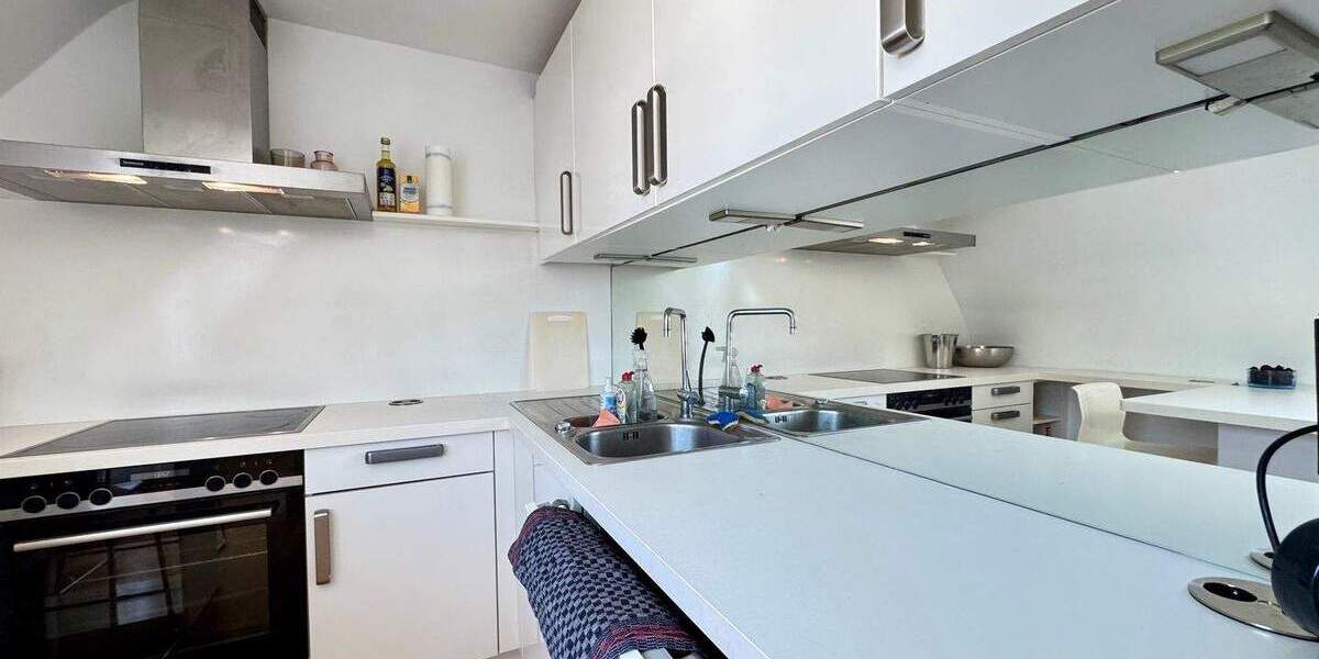 Etagenwohnung Baden-Baden Innenstadt - 4 Zimmer, 123 m&sup2;, 1.600&euro; | Angebot:25877332