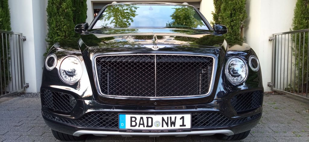 Bentley Bentayga 33.690 km 115.000 &euro; Bühl 77815