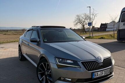 Skoda Superb 213.000 km 12.600 &euro; Rheinstetten 76287
