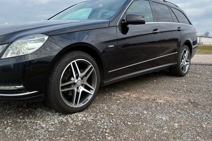 Mercedes-Benz E 200 193.040 km 10.400 &euro; Kuppenheim 76456