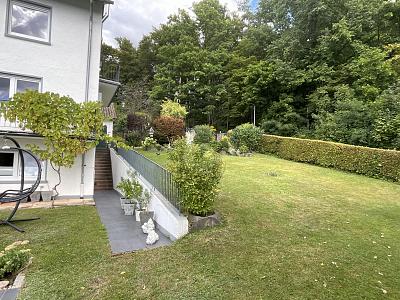 TRAUMHAFTER BLICK IN SÜDHANGLAGE MIT GARTEN - Mehrfamilienhaus, Wohnhaus Neuenbürg | Angebot:25893139