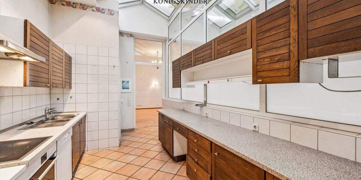 Einfamilienhaus Baden-Baden Innenstadt - 5 Zimmer, 228 m&sup2;, 675.000&euro; | Angebot:25676071