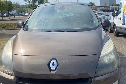 Renault Scenic 108.000 km 3.990 &euro; Ettlingen 76275