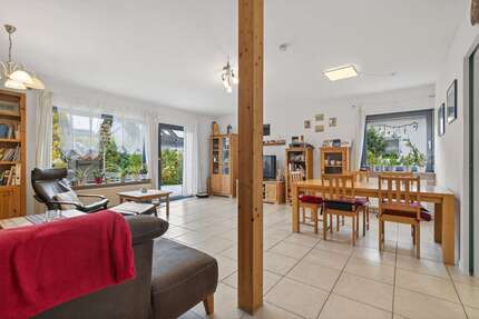 Haus Straubenhardt - 6 Zimmer, 197 m&sup2;, 648.000&euro; | Angebot:25140415