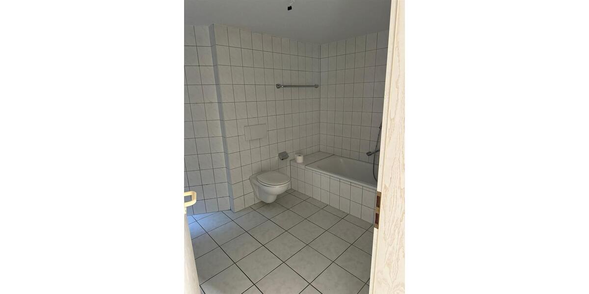 Etagenwohnung Baden-Baden Baden - 5 Zimmer, 140 m&sup2;, 1.690&euro; | Angebot:25881302