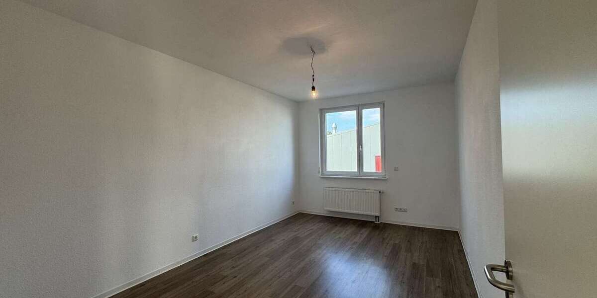 Modernes Reihenendhaus mit Wohn- und Gewerbeanteil + Garten, Garage & 3 Stellplätzen in Rheinstetten - Wohn- & Geschäftshaus Rheinstetten | Angebot:20367494