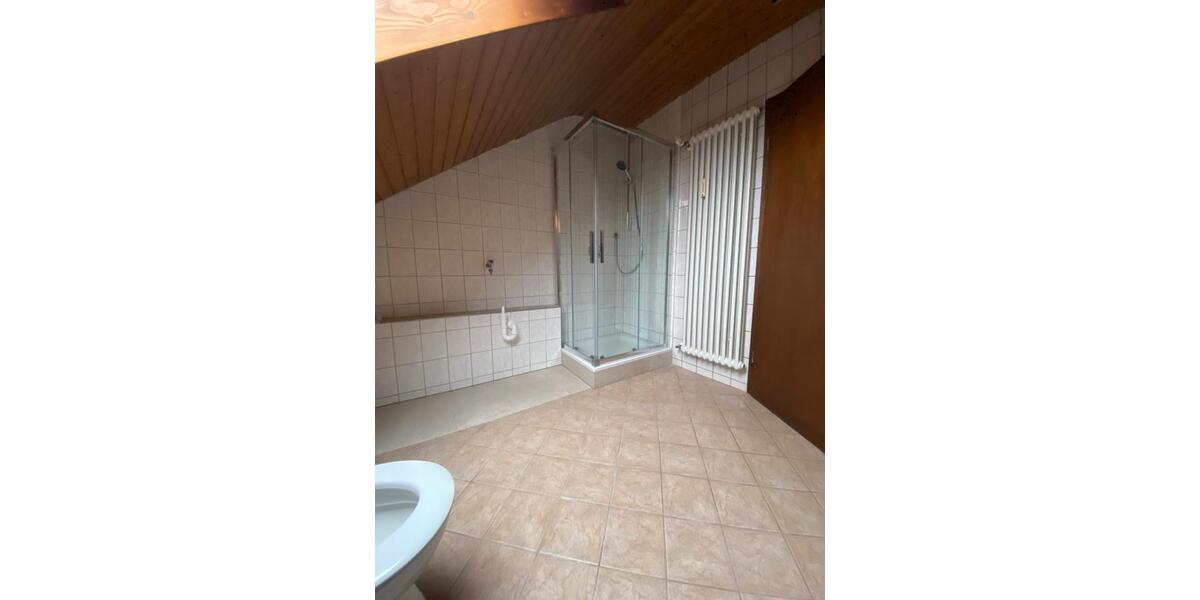 Dachgeschoßwohnung Ottersweier - 2 Zimmer, 72 m&sup2;, 850&euro; | Angebot:25870573