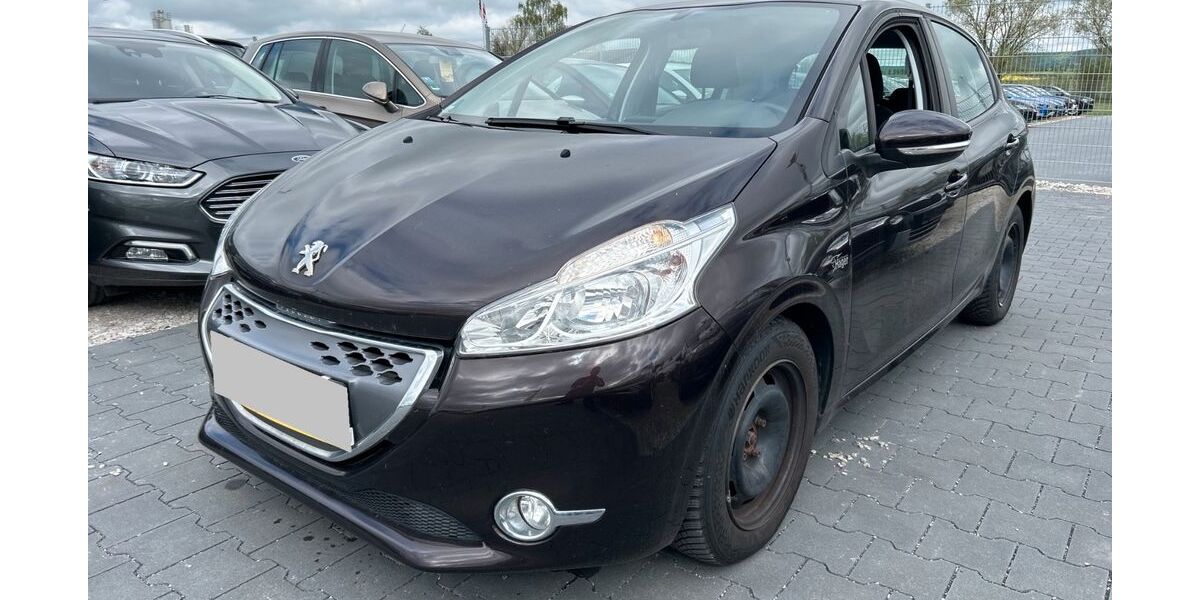 Peugeot 208 98.000 km 7.300 &euro; Muggensturm 76461