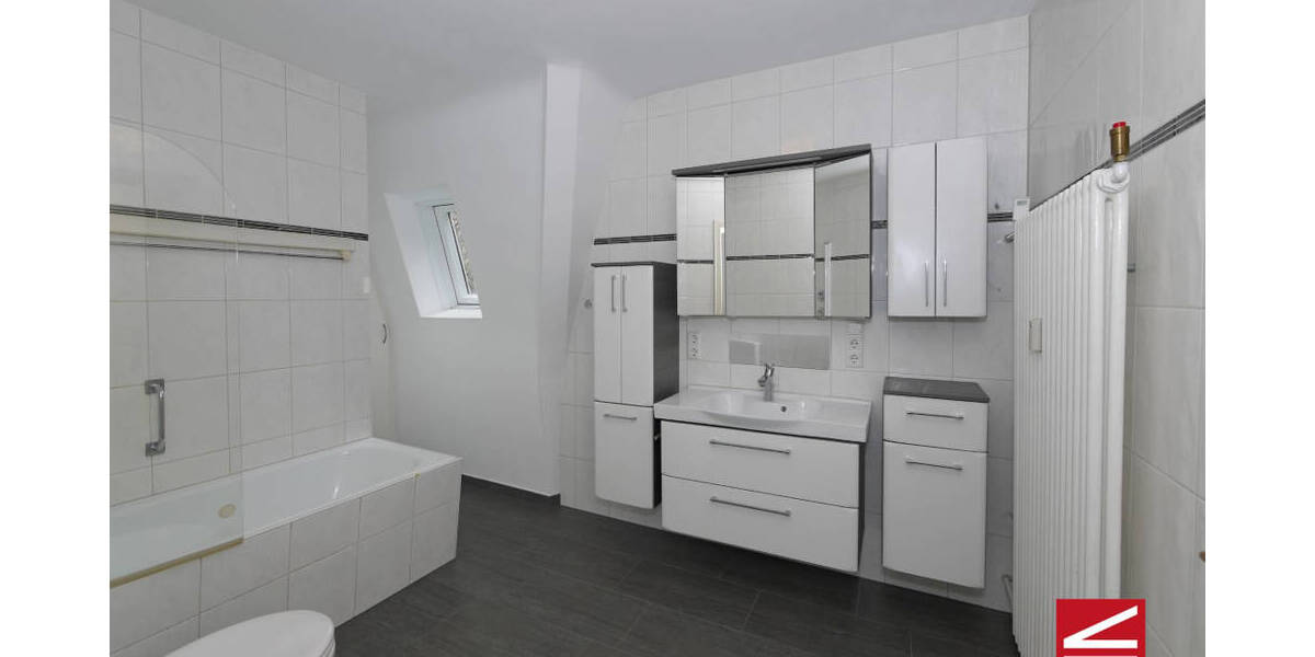 Etagenwohnung Baden-Baden Innenstadt - 4 Zimmer, 132 m&sup2;, 335.000&euro; | Angebot:25692846