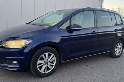 VW Touran 219.890 km 11.400 &euro; Ottersweier 77833