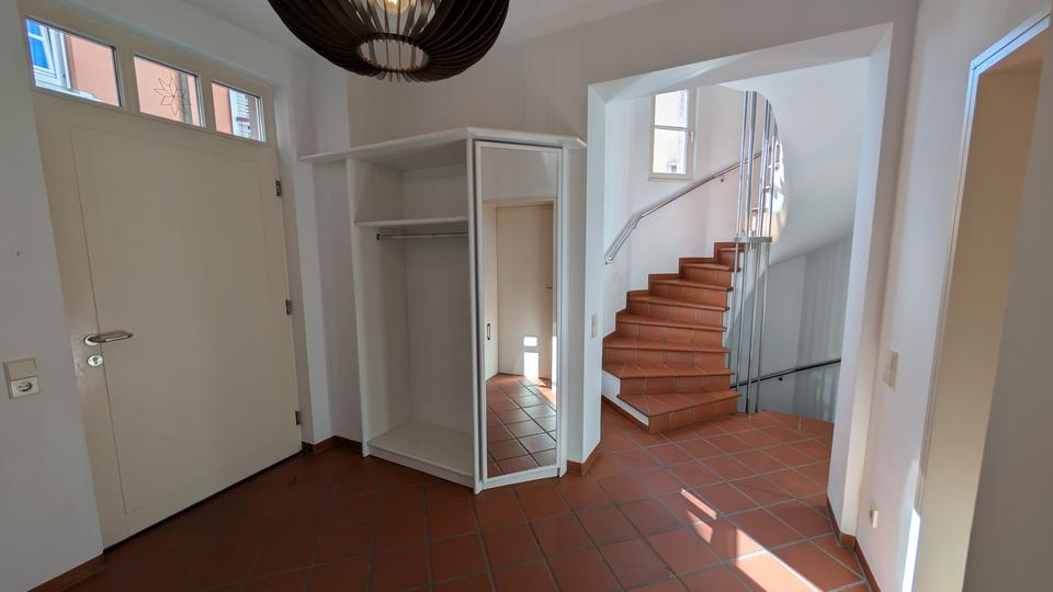 Maisonettenwohnung Ettlingen - 6 Zimmer, 172 m&sup2;, 2.200&euro; | Angebot:24015396