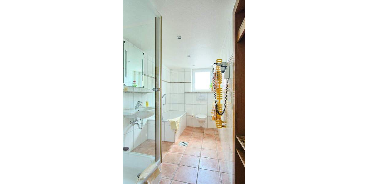 Mehrfamilienhaus, Wohnhaus Enzklösterle - 2 Zimmer, 1 m&sup2;, 850.000&euro; | Angebot:25708055