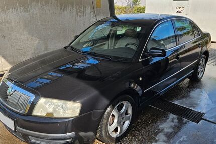 Skoda Superb 283.000 km 1.500 &euro; Waldbronn 76337