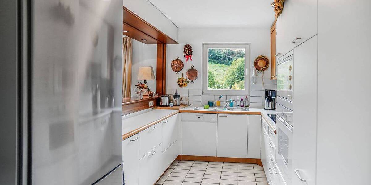 Etagenwohnung Baden-Baden Innenstadt - 6 Zimmer, 240 m&sup2;, 850.000&euro; | Angebot:25770029