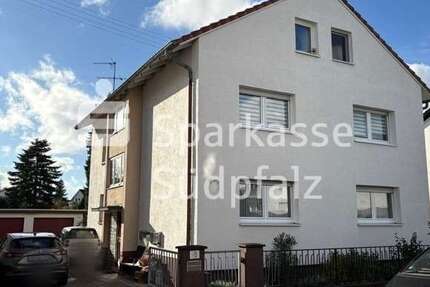 Haus Hagenbach - 9 Zimmer, 220 m&sup2;, 600.000&euro; | Angebot:25140337