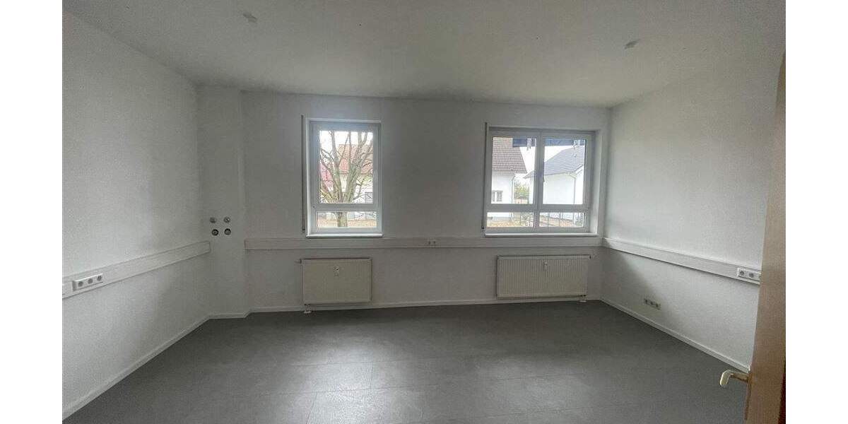 Gewerbeobjekt Steinmauern - 4 Zimmer, 120 m&sup2;, 950&euro; | Angebot:25743491