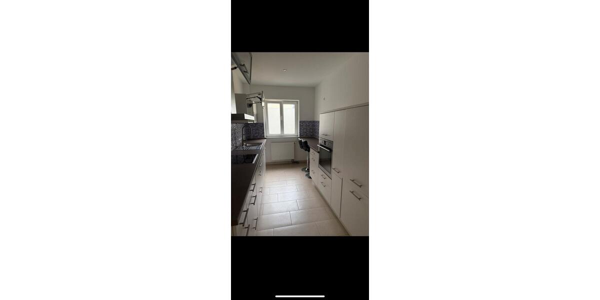 Etagenwohnung Baden-Baden Baden - 4 Zimmer, 135 m&sup2;, 1.200&euro; | Angebot:25654076