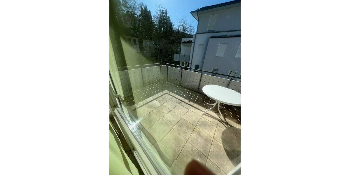 Etagenwohnung Baden-Baden Innenstadt - 3 Zimmer, 93 m&sup2;, 1.100&euro; | Angebot:25708257