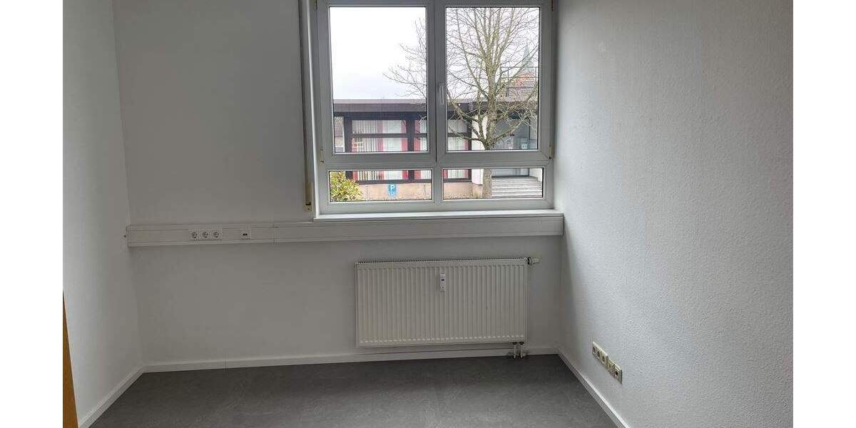 Gewerbeobjekt Steinmauern - 4 Zimmer, 120 m&sup2;, 950&euro; | Angebot:25743491