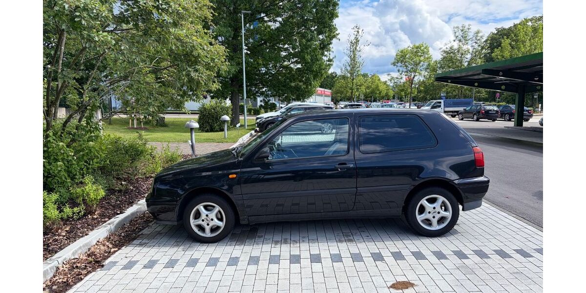VW Golf 271.000 km 1.699 &euro; Malsch 76316