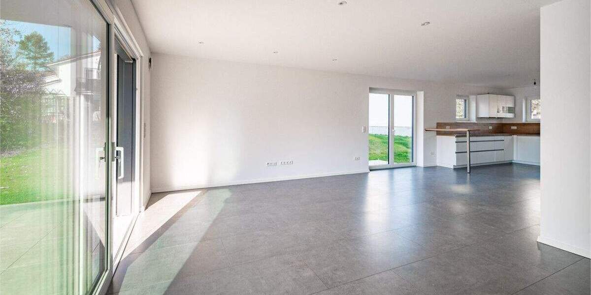 Doppelhaushälfte Gernsbach - 5 Zimmer, 157 m&sup2;, 2.000&euro; | Angebot:25702797