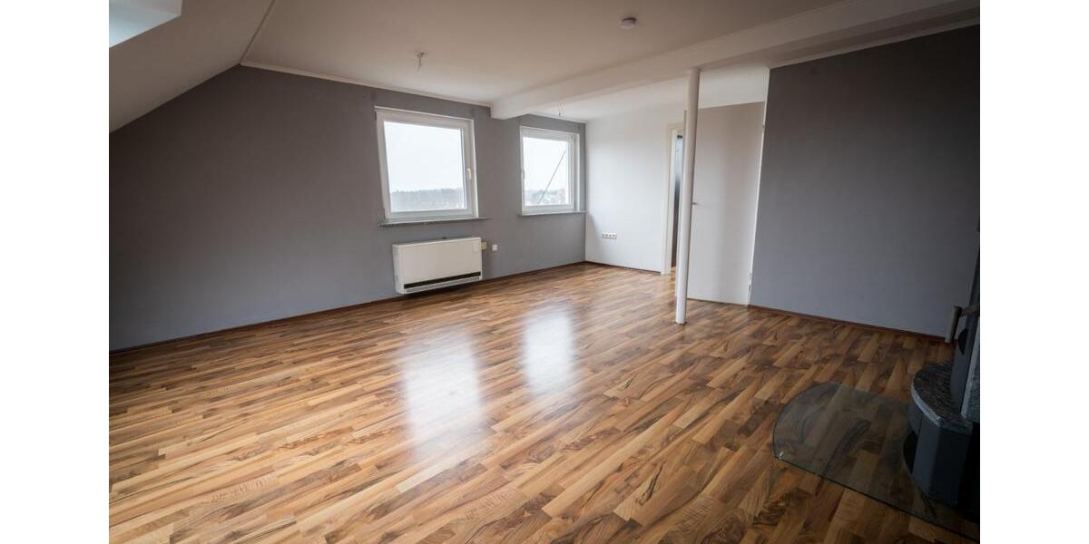 Dachgeschoßwohnung Straubenhardt - 2.5 Zimmer, 65 m&sup2;, 165.000&euro; | Angebot:25877711