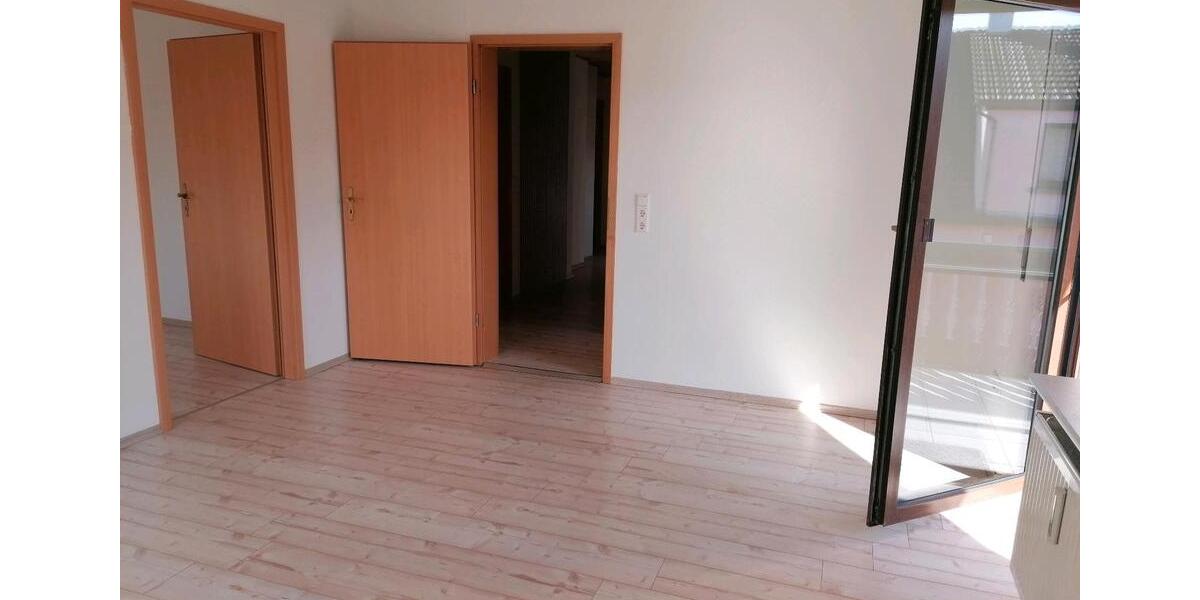 Dachgeschoßwohnung Rheinau - 3 Zimmer, 75 m&sup2;, 990&euro; | Angebot:25328107