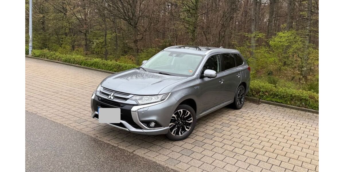 Mitsubishi Plug-in Hybrid Outlander 102.000 km 17.700 &euro; Neuenbürg 75305