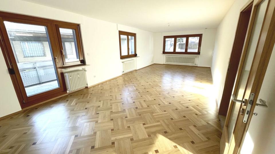Hochparterre Höfen an der Enz - 5.5 Zimmer, 165 m&sup2;, 375.000&euro; | Angebot:24409933