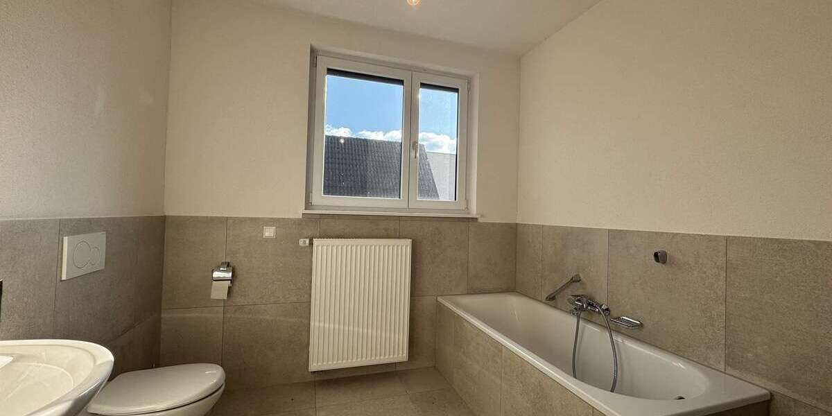 Modernes Reihenendhaus mit Wohn- und Gewerbeanteil + Garten, Garage & 3 Stellplätzen in Rheinstetten - Wohn- & Geschäftshaus Rheinstetten | Angebot:20367494