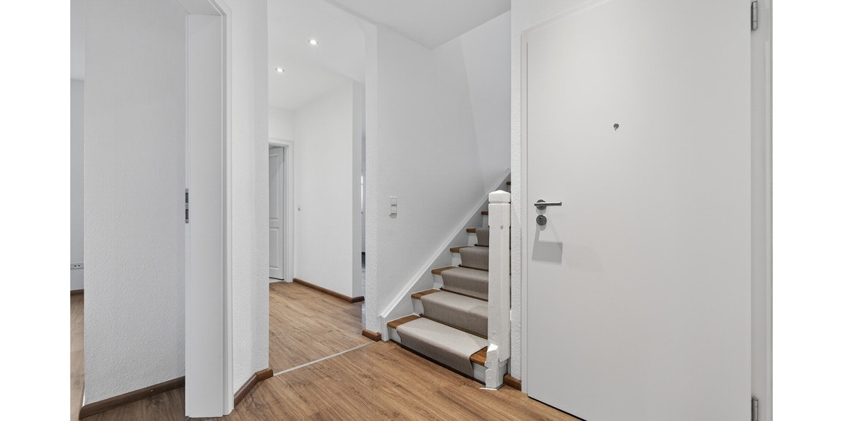 Seltene Gelegenheit: Gepflegtes Zweifamilienhaus mit viel Platz, Ruhe und Entwicklungspotential - Zweifamilienhaus Rastatt / Niederbühl Niederbühl | Angebot:25217381