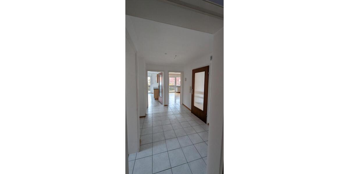 Dachgeschoßwohnung Iffezheim - 3 Zimmer, 86 m&sup2;, 860&euro; | Angebot:25995005