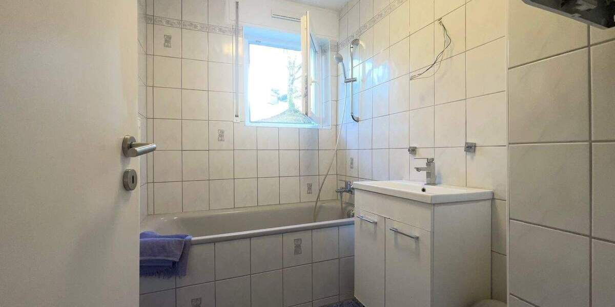 Etagenwohnung Baden-Baden Innenstadt - 3 Zimmer, 76 m&sup2;, 265.000&euro; | Angebot:25677039