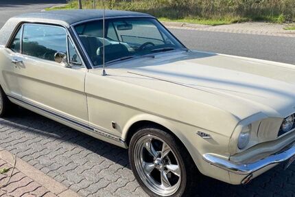 Ford Mustang 34.000 km 38.000 &euro; Seewald 72297