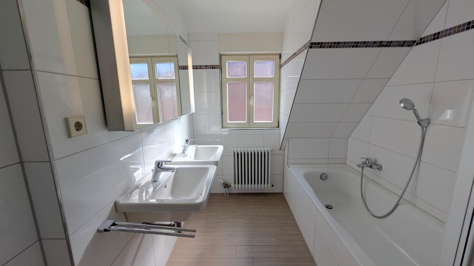 Maisonettenwohnung Ettlingen - 6 Zimmer, 172 m&sup2;, 2.200&euro; | Angebot:24015396