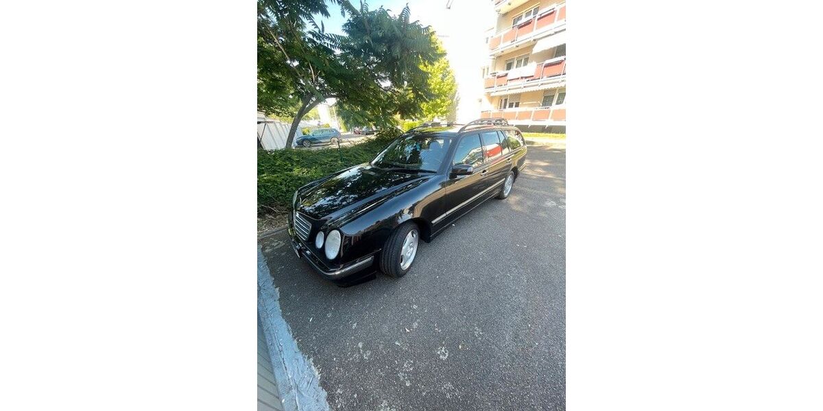 Mercedes-Benz E 220 244.000 km 3.000 &euro; Baden-Württemberg - Oberkirch 77704