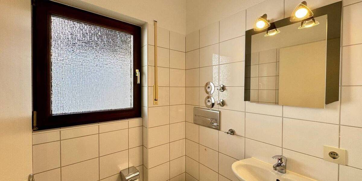 Etagenwohnung Baden-Baden Innenstadt - 3 Zimmer, 105 m&sup2;, 365.000&euro; | Angebot:25877330
