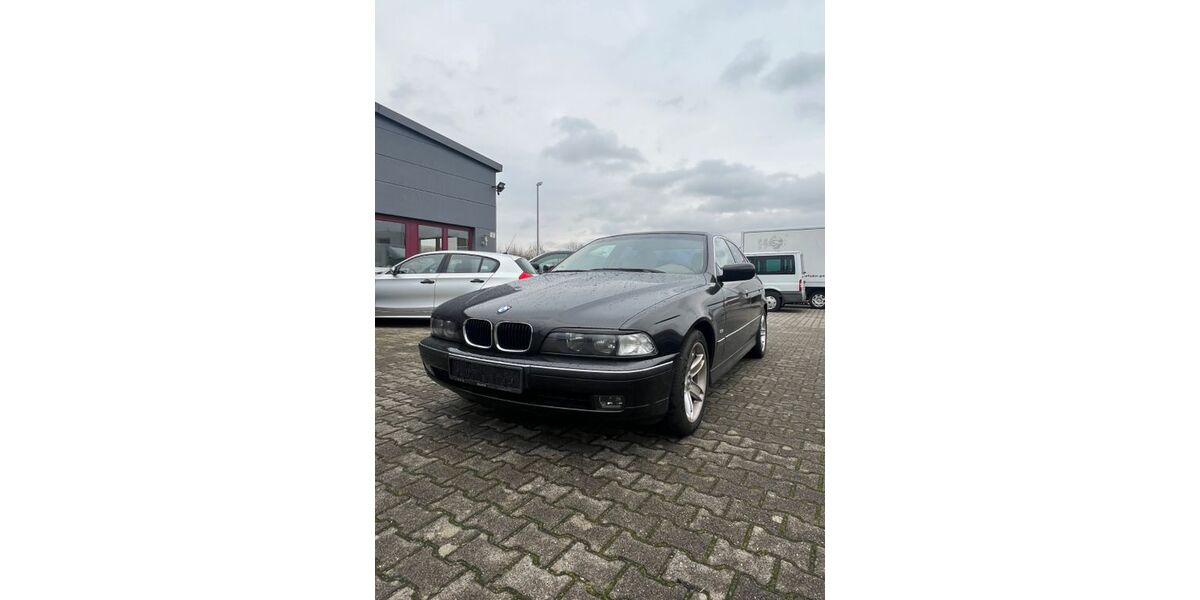 BMW 523 254.000 km 3.900 &euro; Sasbach 77880