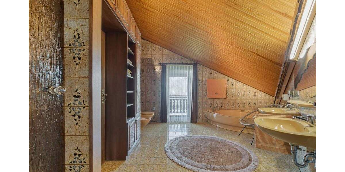 Einfamilienhaus Kuppenheim - 8 Zimmer, 216 m&sup2;, 749.000&euro; | Angebot:25728710