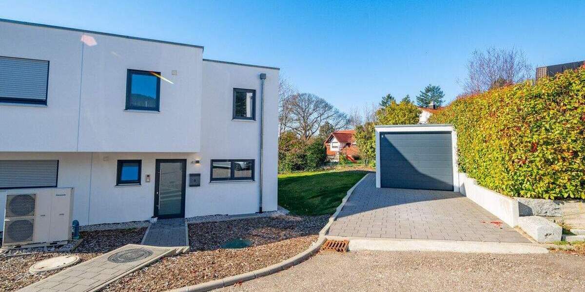 Doppelhaushälfte Gernsbach - 5 Zimmer, 157 m&sup2;, 2.000&euro; | Angebot:25702797