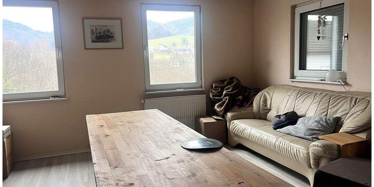 Einfamilienhaus Bühlertal - 8 Zimmer, 175 m&sup2;, 250.000&euro; | Angebot:25798407