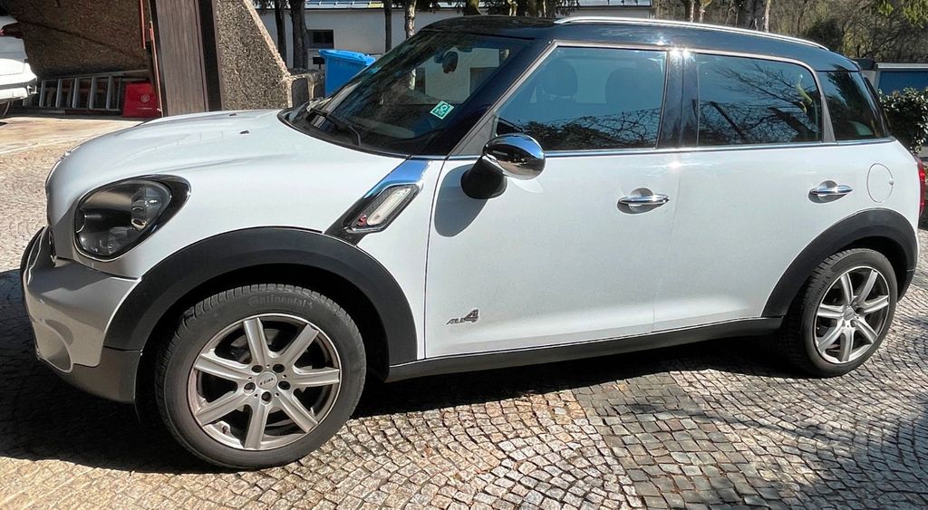Mini Countryman S (Cooper) 102.000 km 11.950 &euro; Baden-Württemberg - Baden-Baden 76530