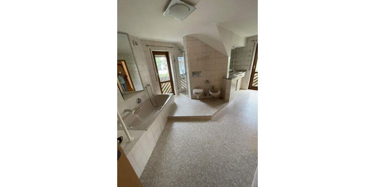 Einfamilienhaus Rastatt - 9 Zimmer, 235 m&sup2;, 780.000&euro; | Angebot:25783190