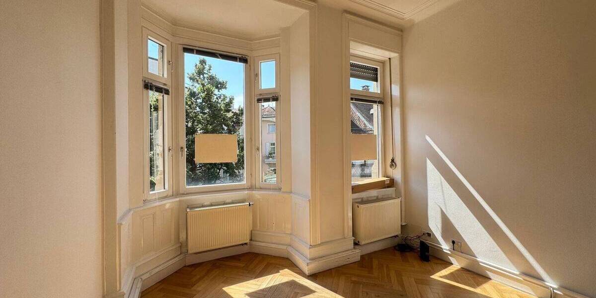 Gewerbeobjekt Baden-Baden Innenstadt - 8 Zimmer, 213 m&sup2;, 2.500&euro; | Angebot:25666700