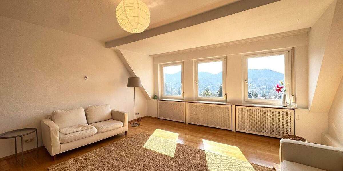 Etagenwohnung Baden-Baden Innenstadt - 4 Zimmer, 123 m&sup2;, 1.600&euro; | Angebot:25877332