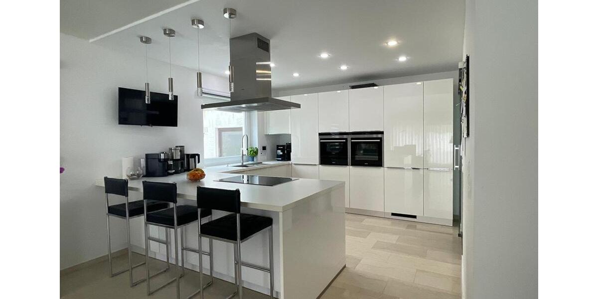 Einfamilienhaus Waldbronn - 8 Zimmer, 250 m&sup2;, 2.800&euro; | Angebot:25963883