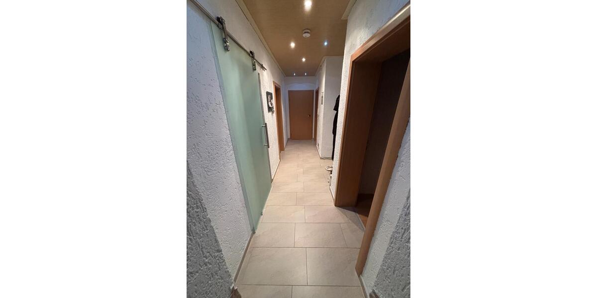 Etagenwohnung Hügelsheim - 4 Zimmer, 83 m&sup2;, 950&euro; | Angebot:25483470